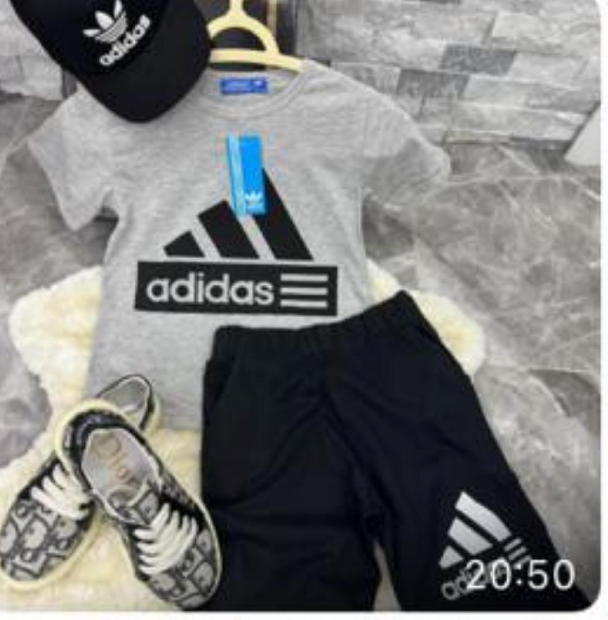 A kiddie adidas set for 2 pieces